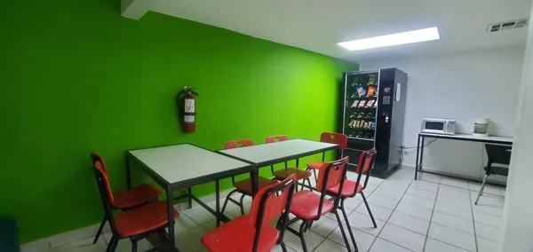 Área de descanso y cafetería