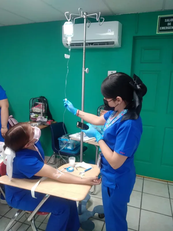 Práctica de instalación de venoclisis