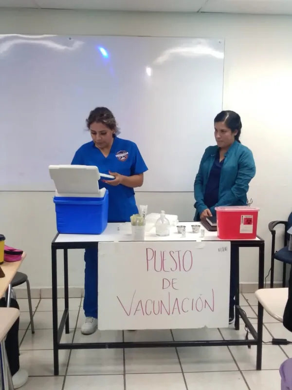 Puesto de vacunación montado por estudiantes